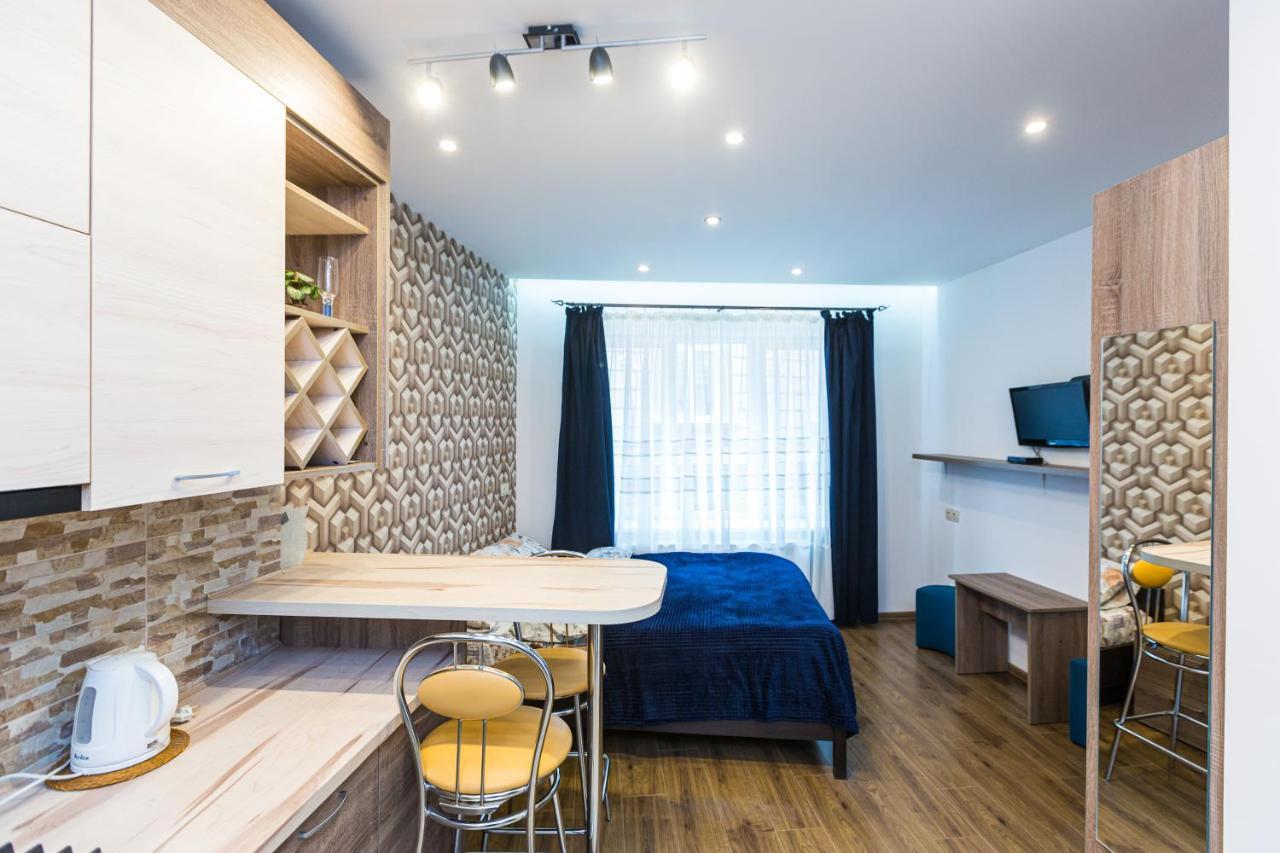2 Kn. Romana Apartment Lviv Kültér fotó