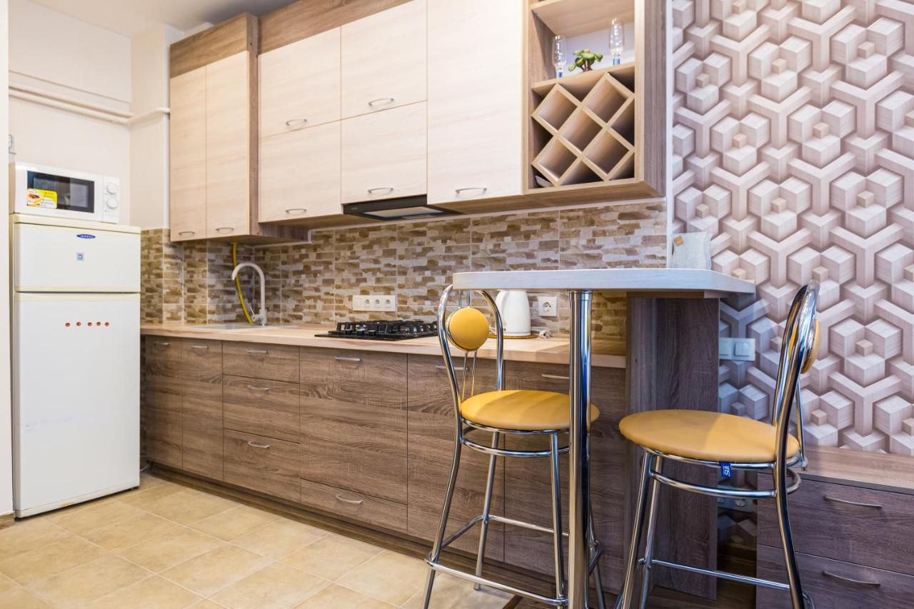 2 Kn. Romana Apartment Lviv Kültér fotó