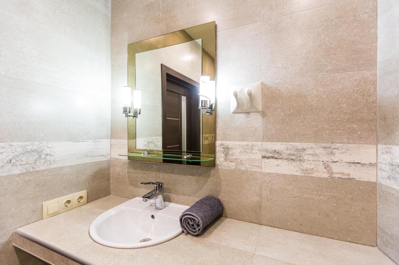 2 Kn. Romana Apartment Lviv Kültér fotó