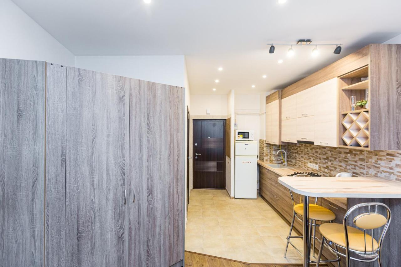 2 Kn. Romana Apartment Lviv Kültér fotó